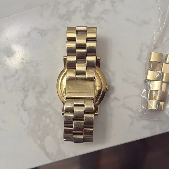Marc Jacobs Women’s Gold Watch - Picture 3 of 5